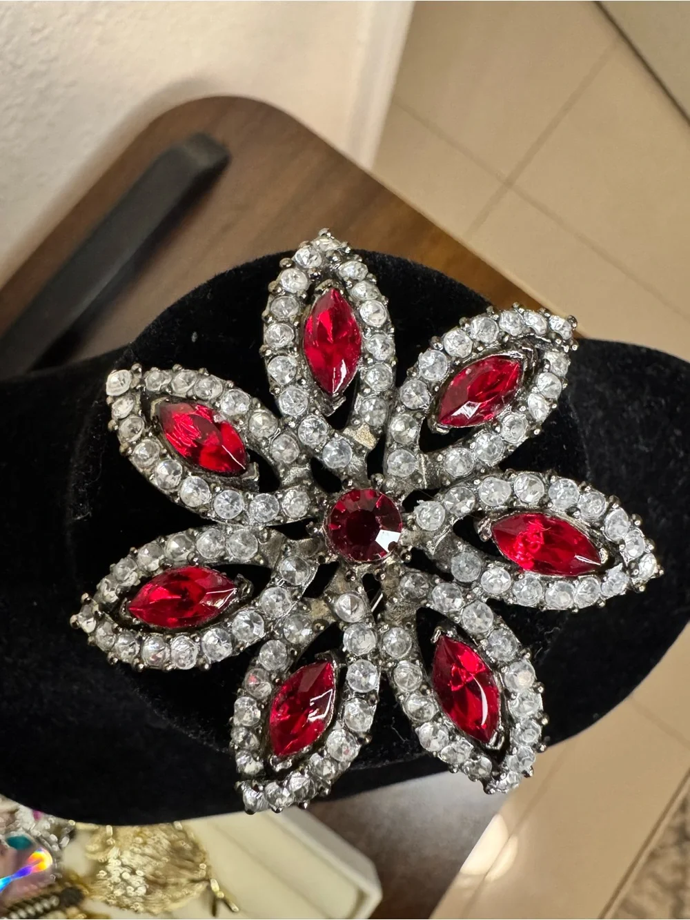 Red Crystal Floral Brooch - Elegant Women's Jewelry